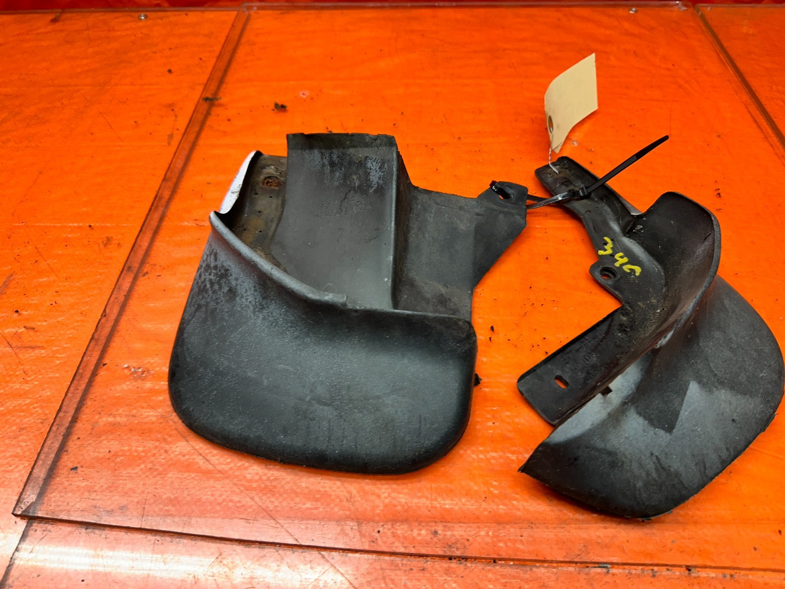 94-01 ACURA INTEGRA 4D SEDAN REAR MUD FLAPS GUARDS PAIR LEFT RIGHT OEM #34010