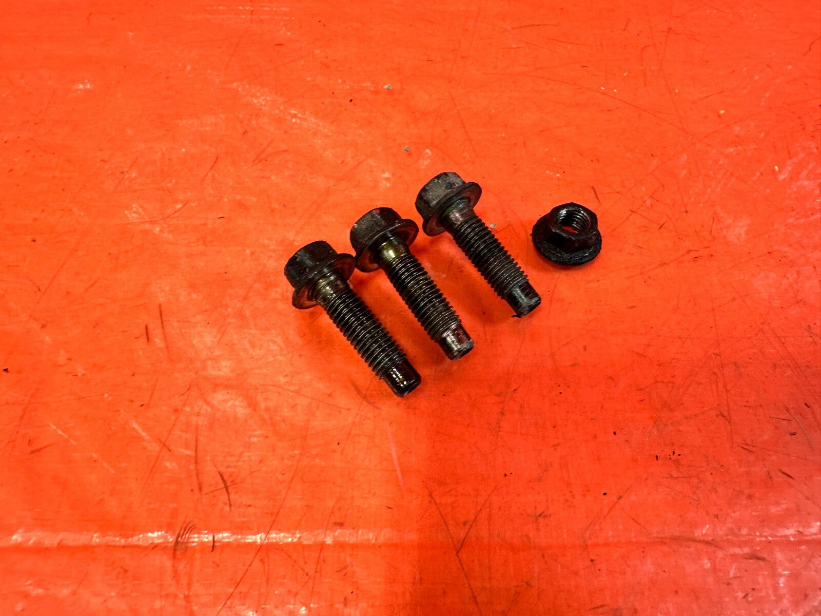 03 09 NISSAN 350Z   VQ35DE   DRIVER LEFT ENGINE MOTOR MOUNT BOLTS OEM 2625