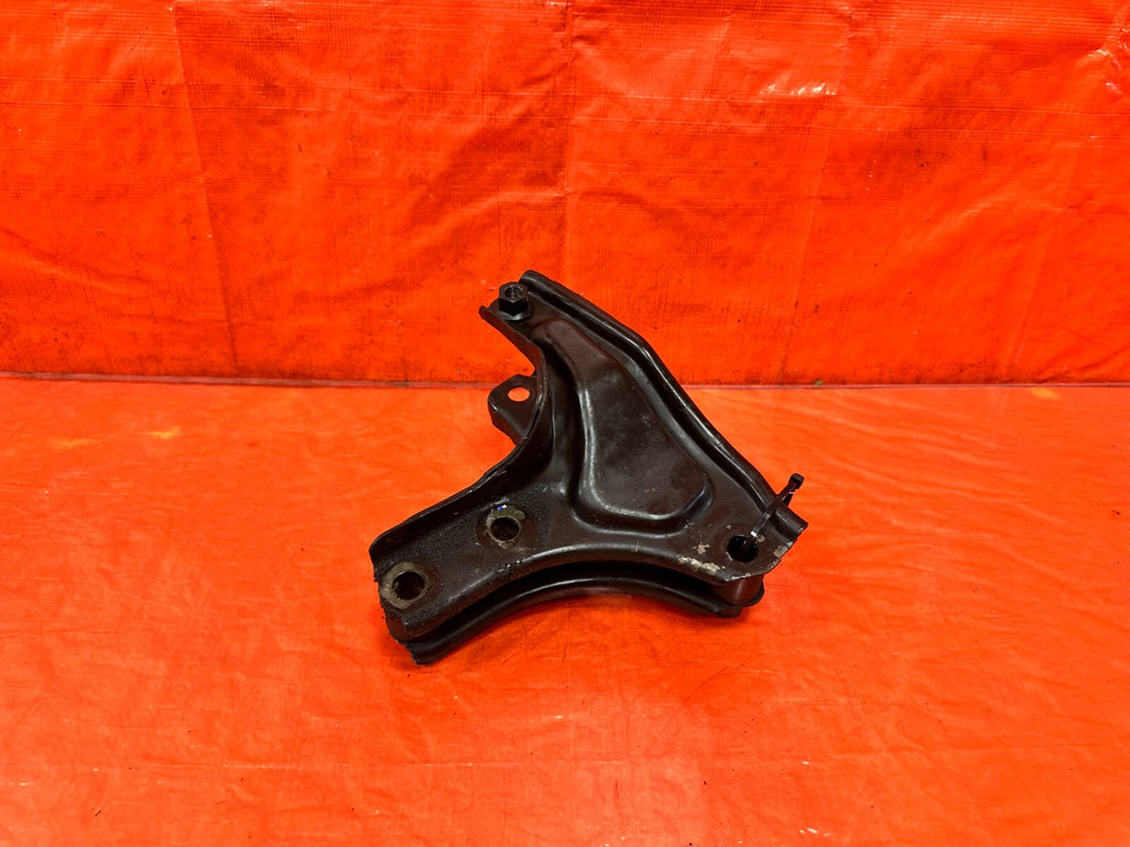 96 00 HONDA CIVIC EX COUPE   REAR TRANSMISSION BRACKET   AUTOMATIC AUTO A/T #2873