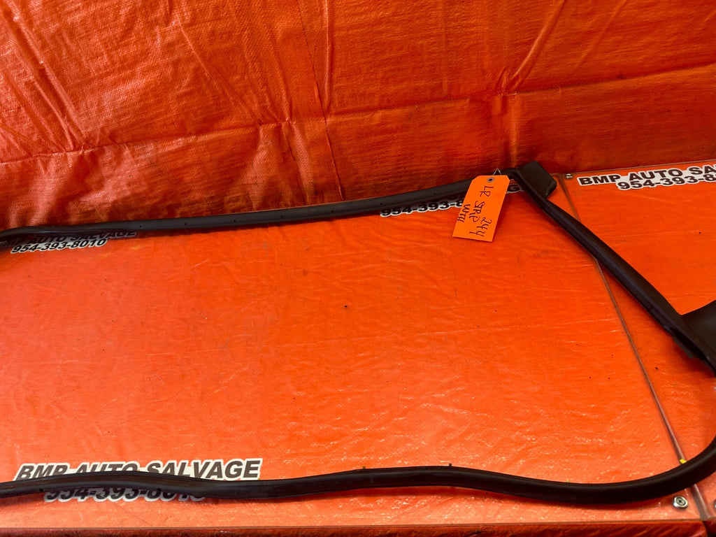 07 09 LEXUS ES350   DRIVER LEFT REAR WEATHER STRIP TRIM SEAL GASKET OEM 2446