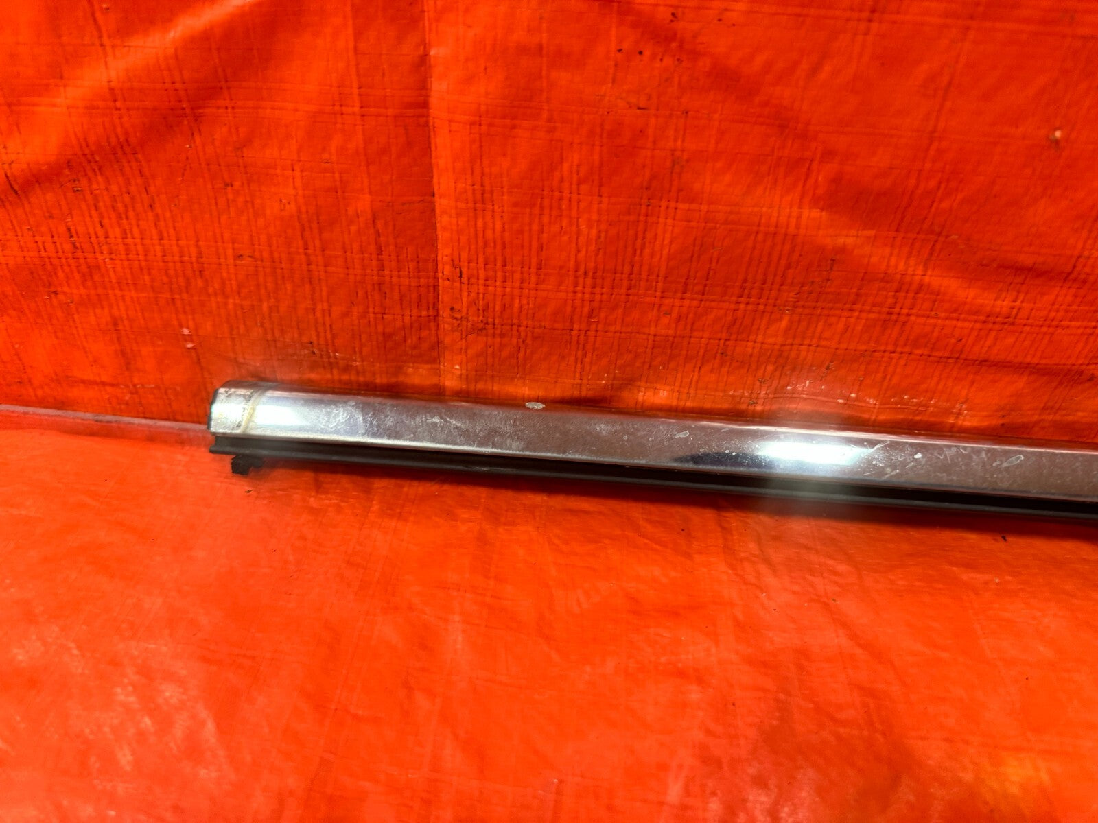 04 08 ACURA TSX   DRIVER LEFT EXTERIOR WINDOW GLASS TRIM   OEM FACTORY #2758
