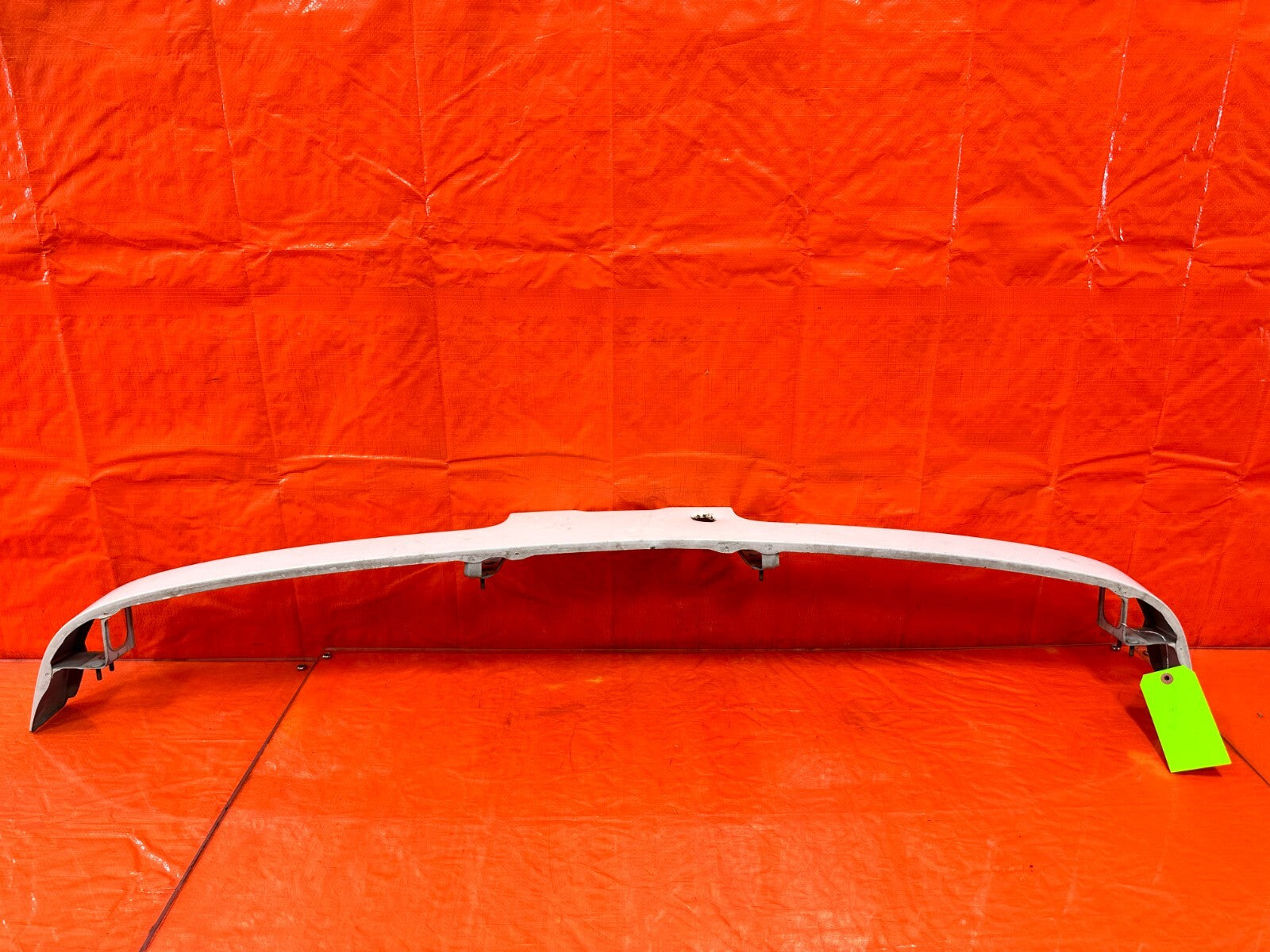 94 01 ACURA INTEGRA REAR BUMPER TAIL LIGHT LAMP GATE TRIM UPPER SKIRT PANEL #27410