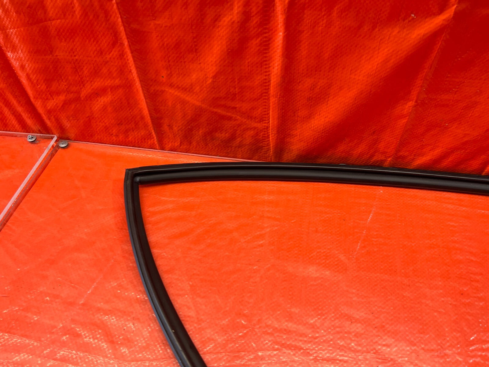 06 11 CIVIC 4D SEDAN   DRIVER LEFT REAR WEATHER STRIP RUN CHANNEL   OEM #2208