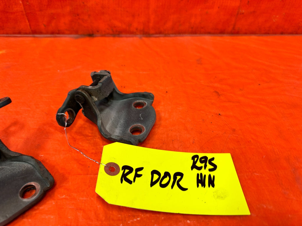 93 97 HONDA DEL SOL   PASSENGER RIGHT FRONT DOOR HINGE SET UPPER LOWER   OEM 2953
