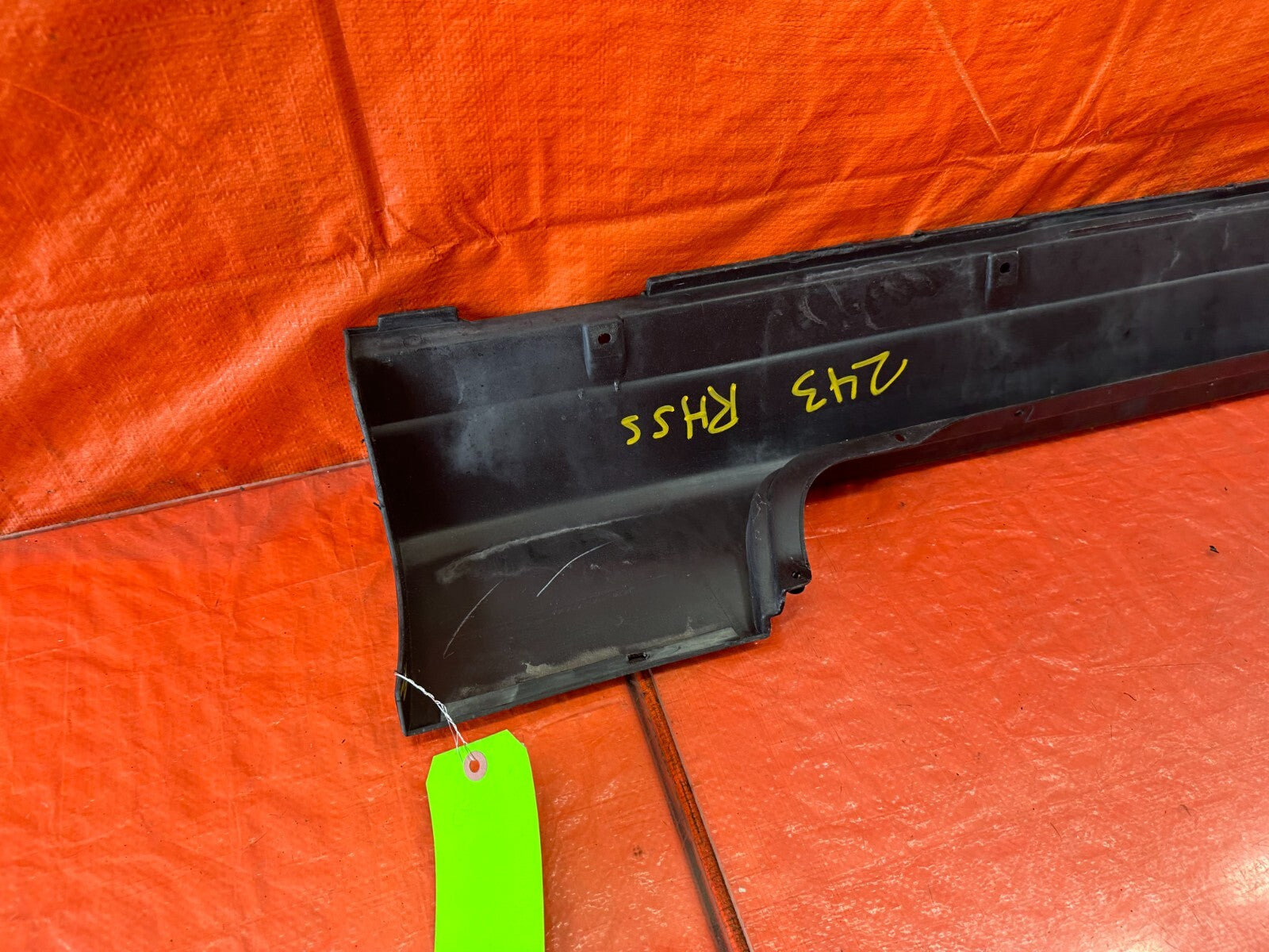 88 89 HONDA CRX   SIDE SKIRT ROCKER MOLDING TRIM   RIGHT SIDE   OEM FACTORY #2439