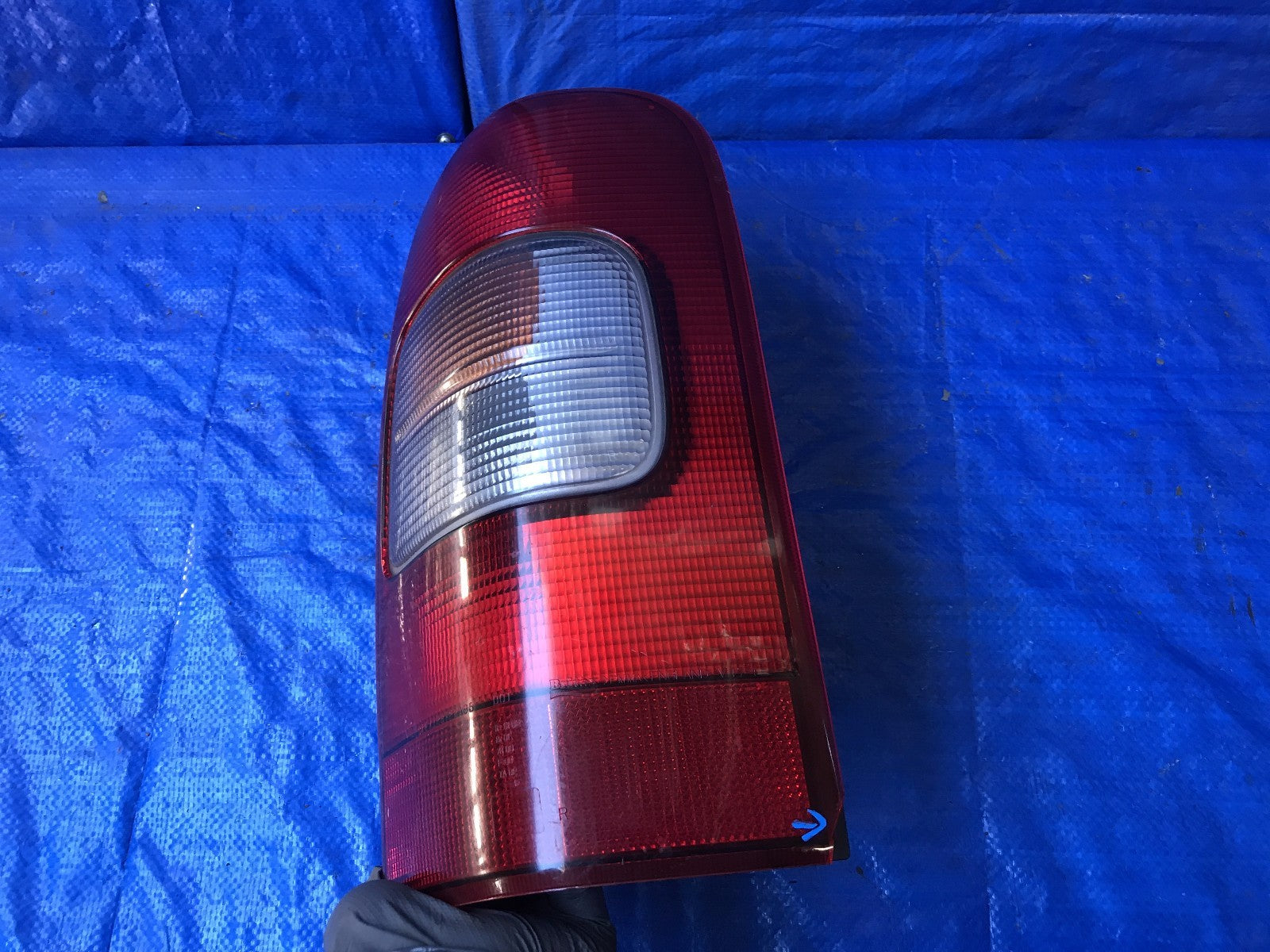 OEM 2000 2001 2002 2003 CHEVROLET SILHOUETTE PASSENGER RIGHT TAIL LIGHT4