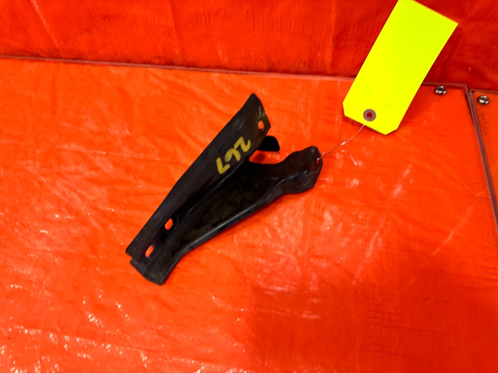 90 97 MAZDA MX 5 MIATA   CENTER MOUNTED RADIATOR SUPPORT HOOD LATCH COVER #2677