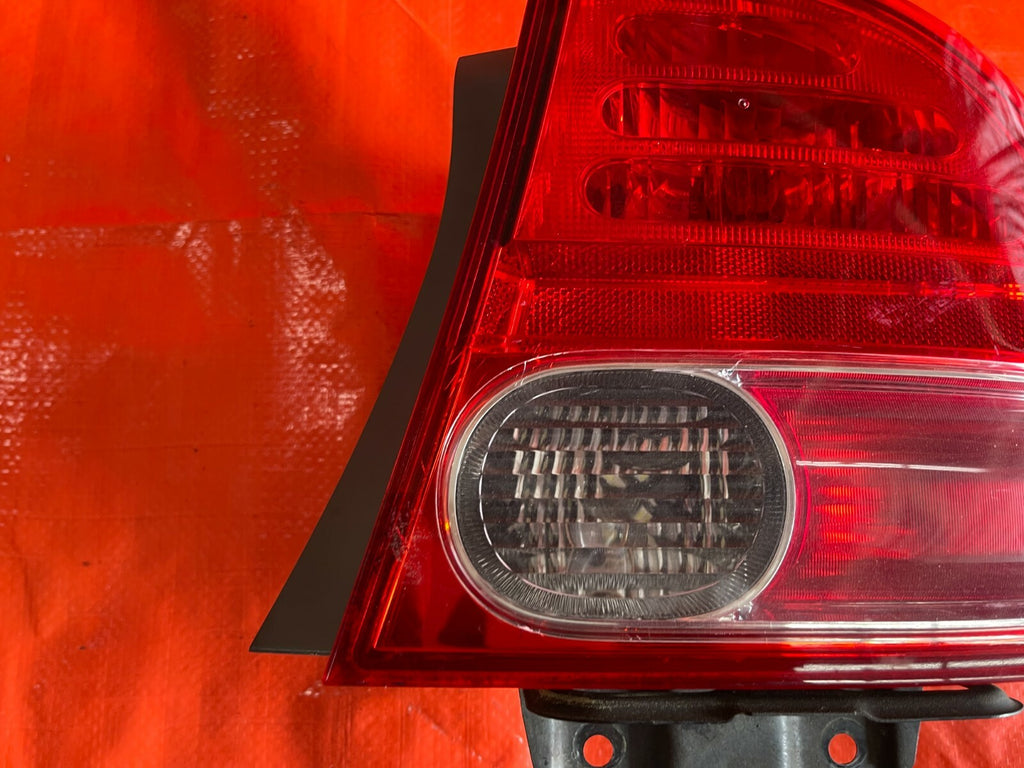 06 08 HONDA CIVIC   4 DOOR SEDAN   PASSENGER RIGHT OUTER TAIL LIGHT LAMP OEM OE2