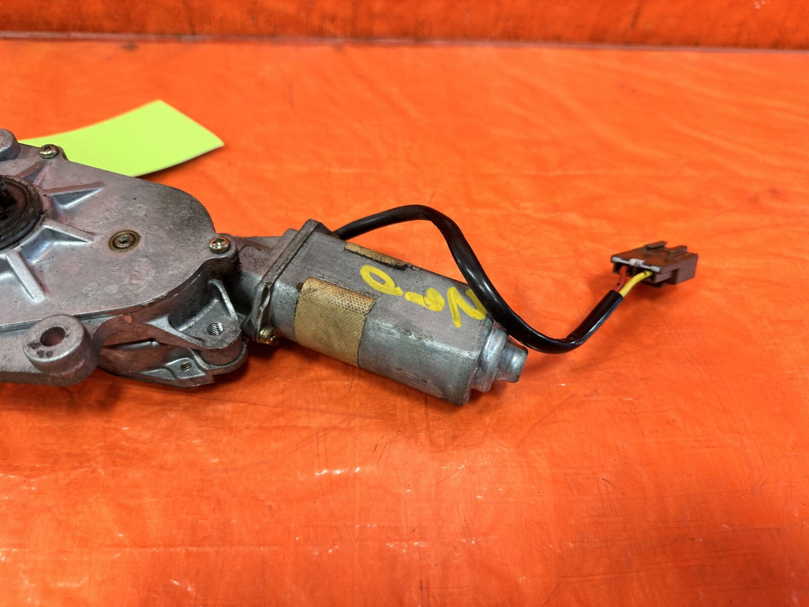 00 09 HONDA S2000   LEFT OR RIGHT SOFT TOP MOTOR  JUST 1    OEM FACTORY #2904