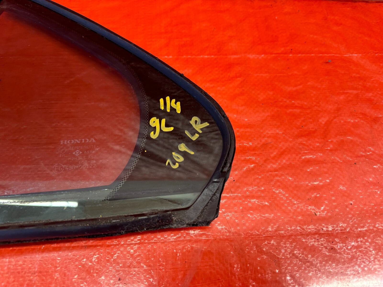 04 08 ACURA TSX   DRIVER LEFT REAR   DOOR VENT GLASS   OEM FACTORY #2094