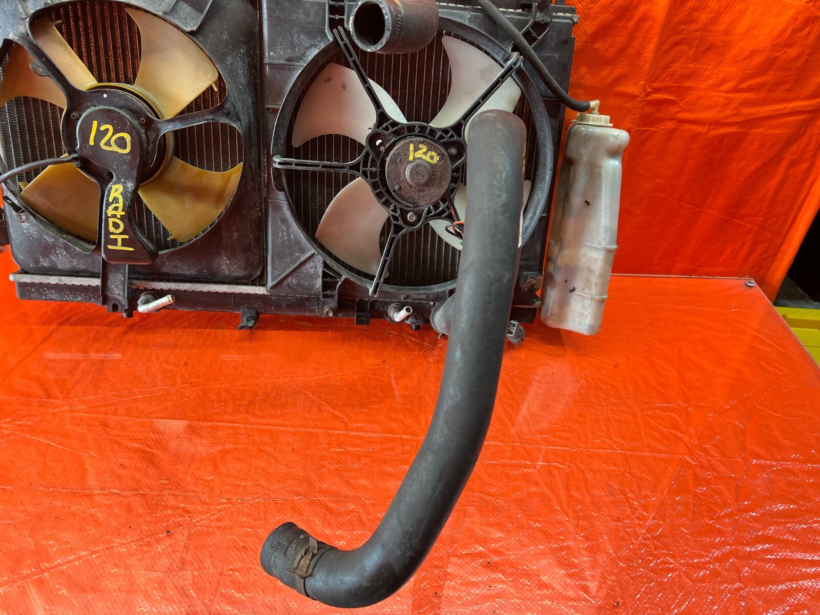 99 01 HONDA PRELUDE   MANUAL RADIATOR W/ BOTH COOLING FANS & OVERFLOW TANK   OEM10