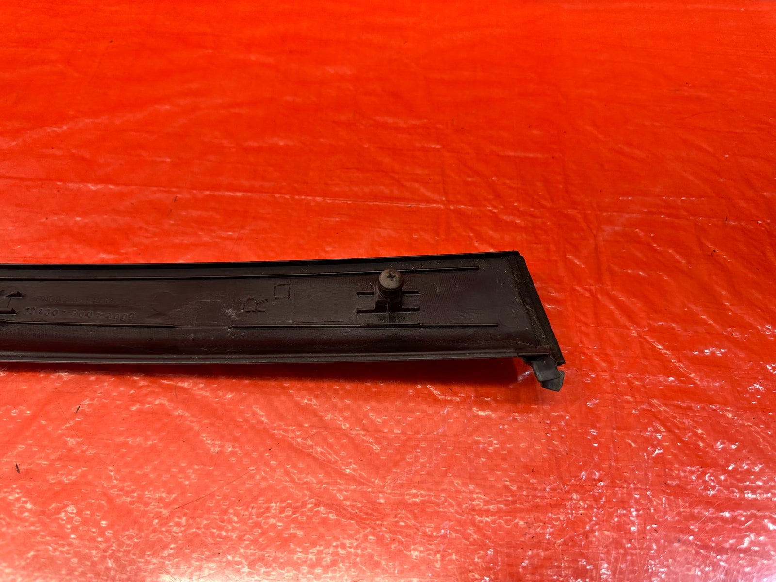 96 00 HONDA CIVIC COUPE & HATCH PASSENGER RIGHT DOOR SASH TRIM MOLDING STRIP 18110