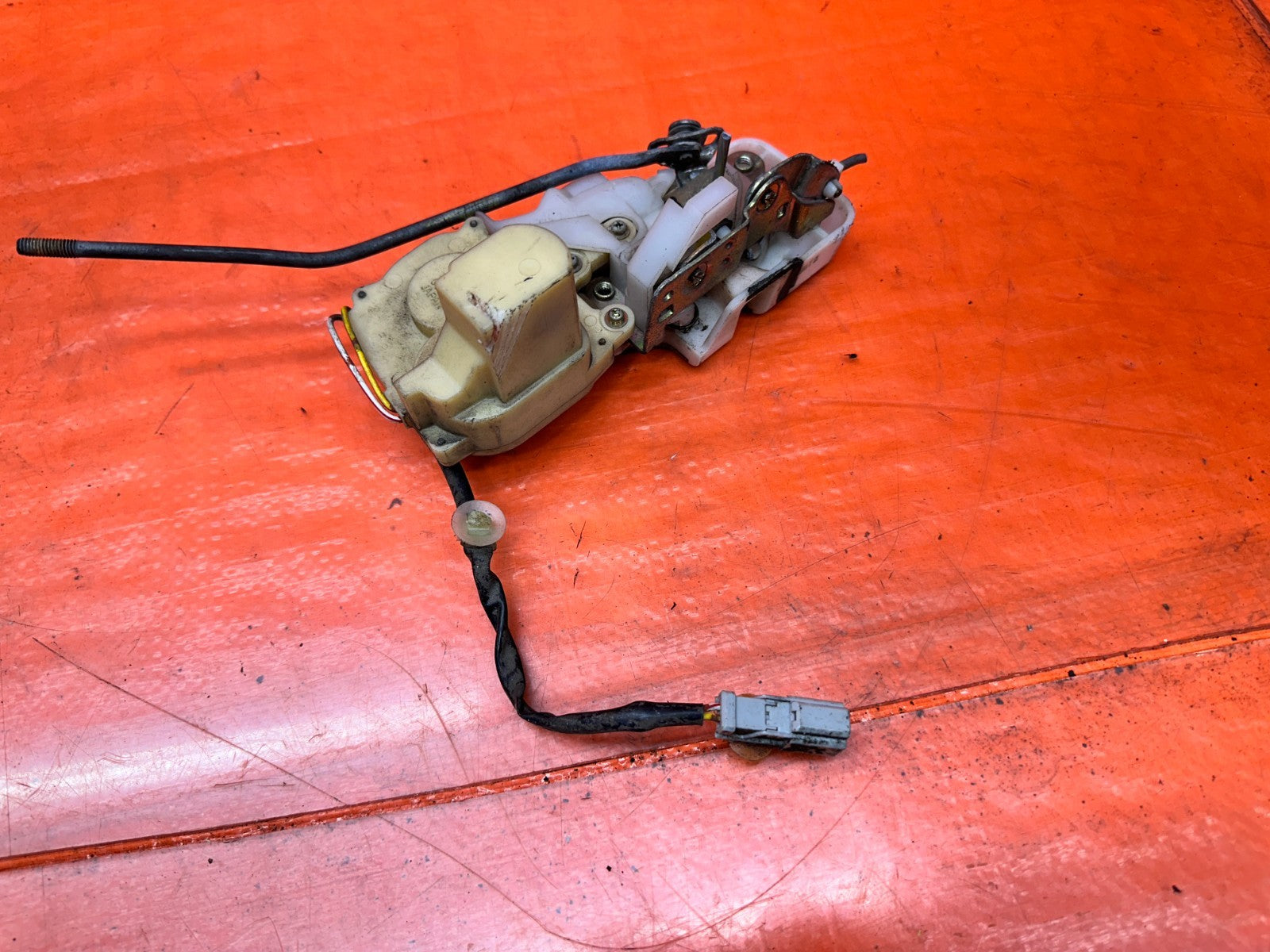 94-01 ACURA INTEGRA 4D RIGHT FRONT PASSENGER POWER DOOR LOCK ACTUATOR OEM #34111