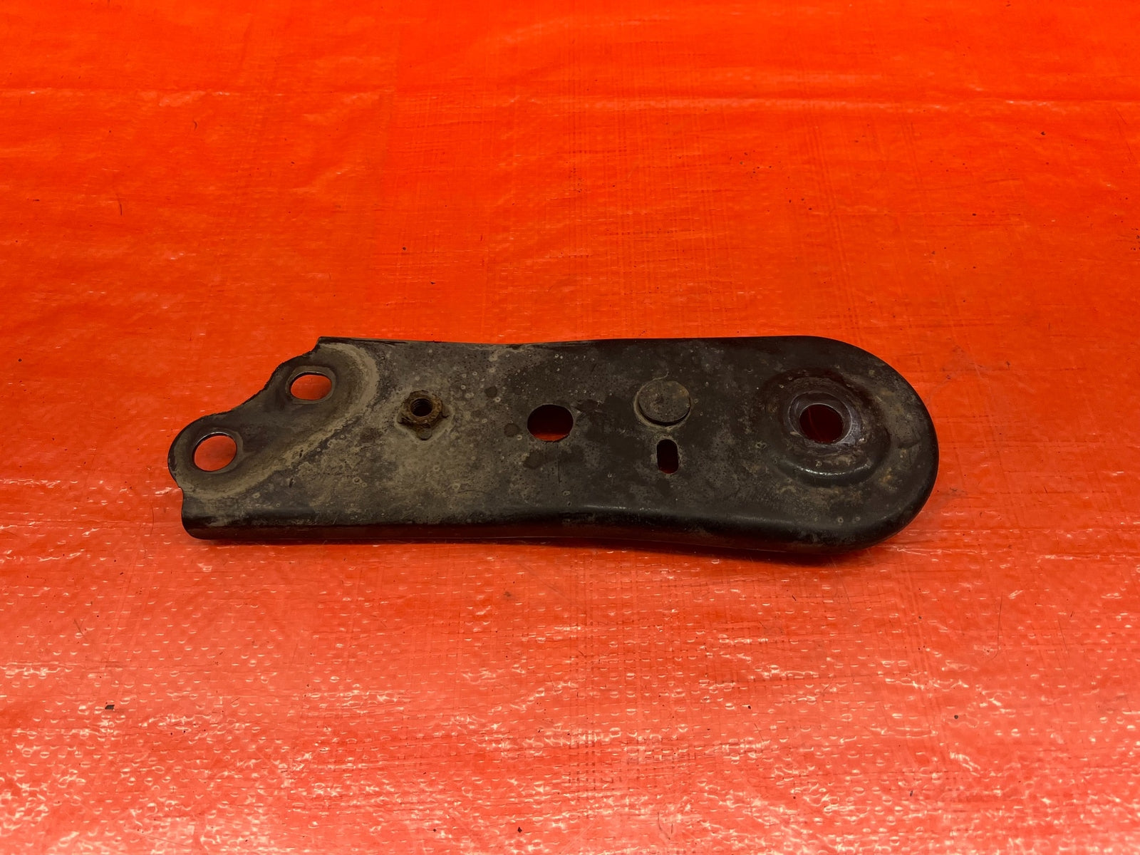 15 21 SUBARU WRX & STI   REAR SUB FRAME MOUNTING BRACKET BRACE RIGHT   OEM #1704