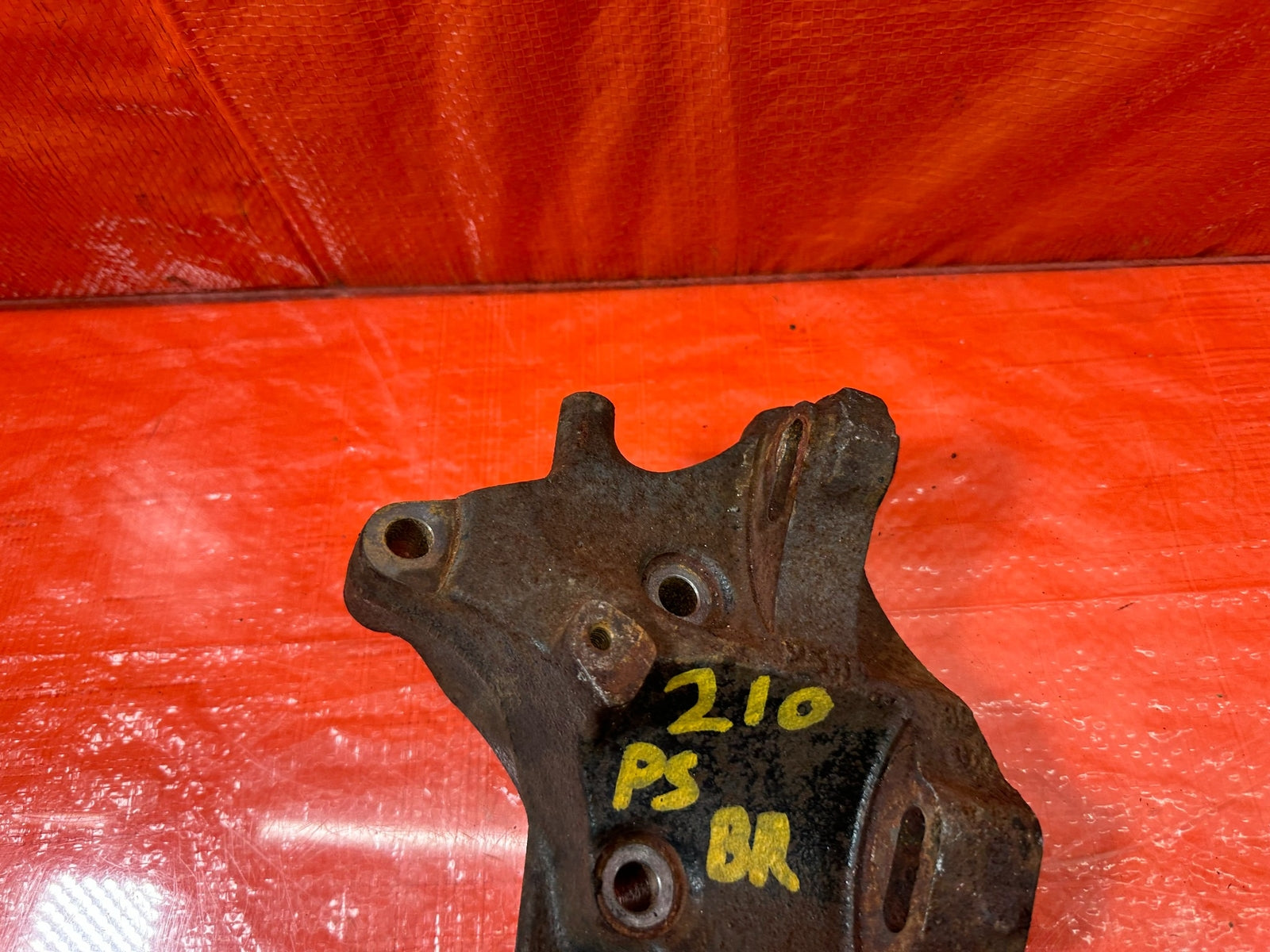 97 01 HONDA PRELUDE H22A4 H22A POWER STEERING PUMP MOUNTING BRACKET   OEM #2106