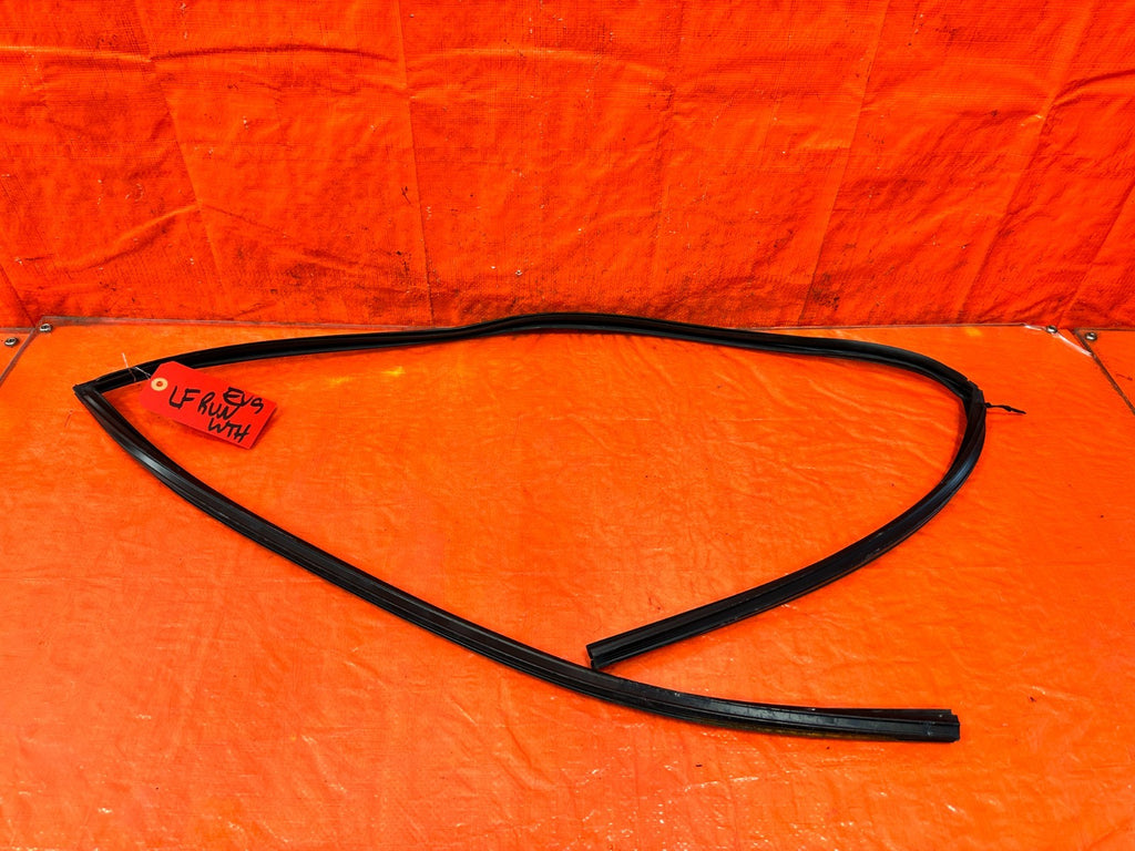 03 05 LANCER EVOLUTION EVO VIII IX 8 9   LEFT FRONT RUN CHANNEL   OEM EV90