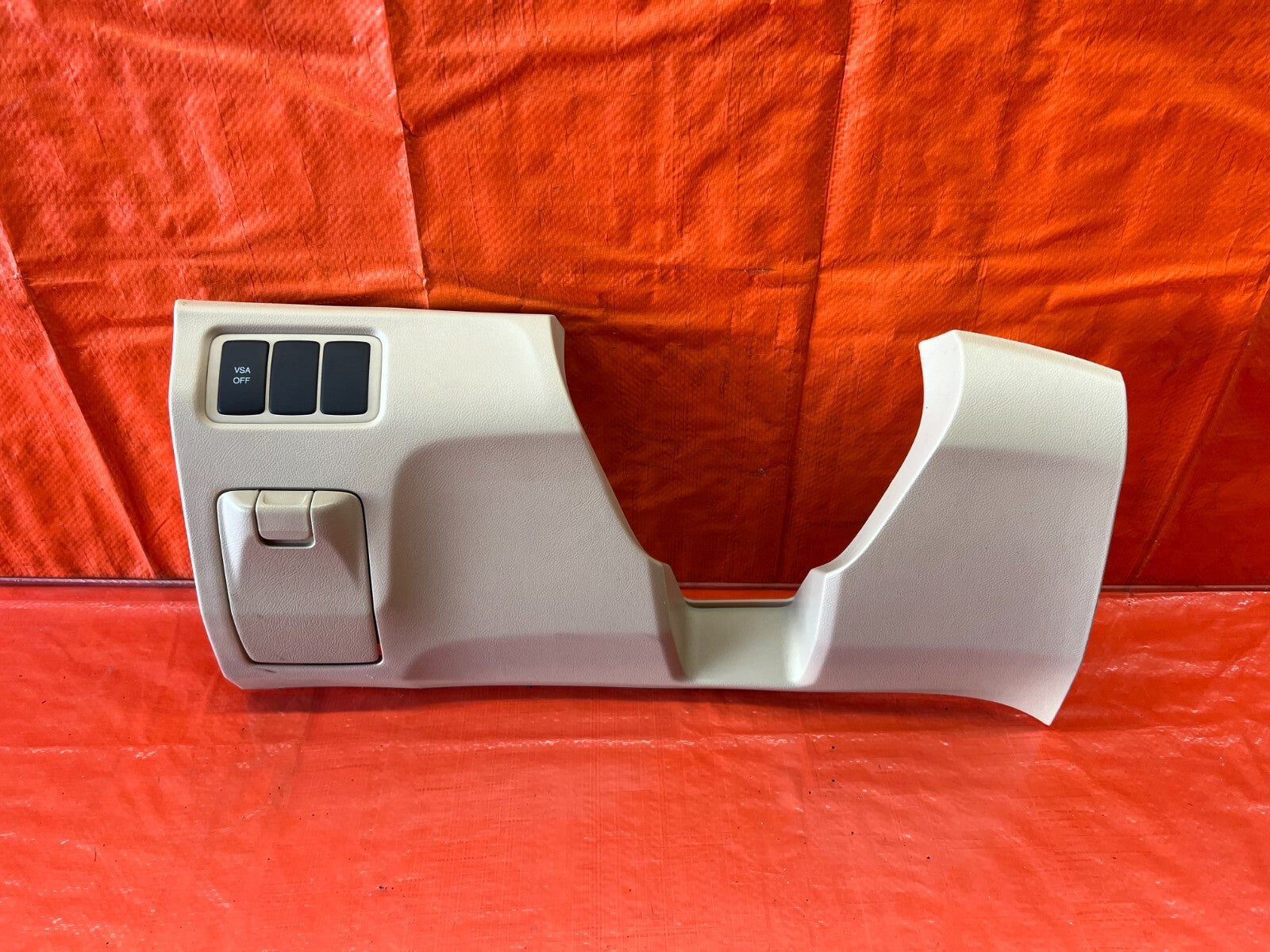 09 14 ACURA TSX   KNEE TRIM UNDER STEERING COLUMN LOWER COVER   IVORY   OEM #1580