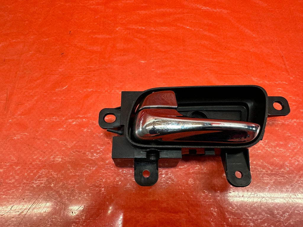 08 15 INFINITI G37 & Q60 COUPE DRIVER LEFT INTERIOR DOOR HANDLE W/ TRIM OEM #2076