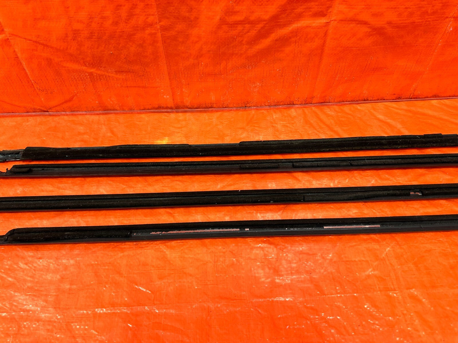 06 11 CIVIC 4D SEDAN   EXTERIOR DOOR WINDOW GLASS TRIM SET LEFT RIGHT   OEM #27012