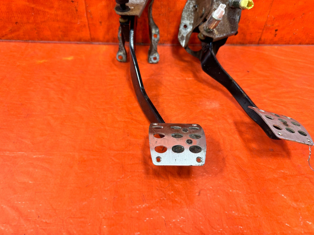 02 05 HONDA CIVIC SI EP3 HATC   MANUAL PEDALS   BRAKE CLUTCH   OEM #3065