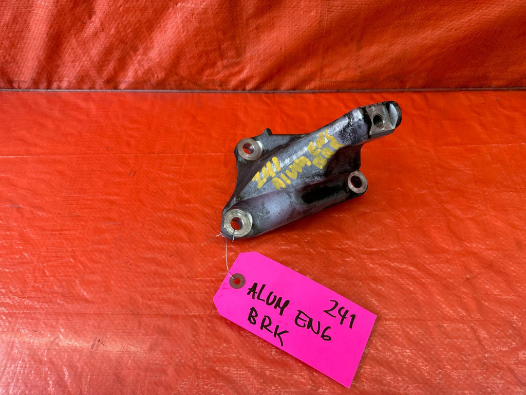 13 17 HONDA ACCORD   4 CYLINDER   FRONT ALUMINUM ENGINE BRACKET   OEM #2411