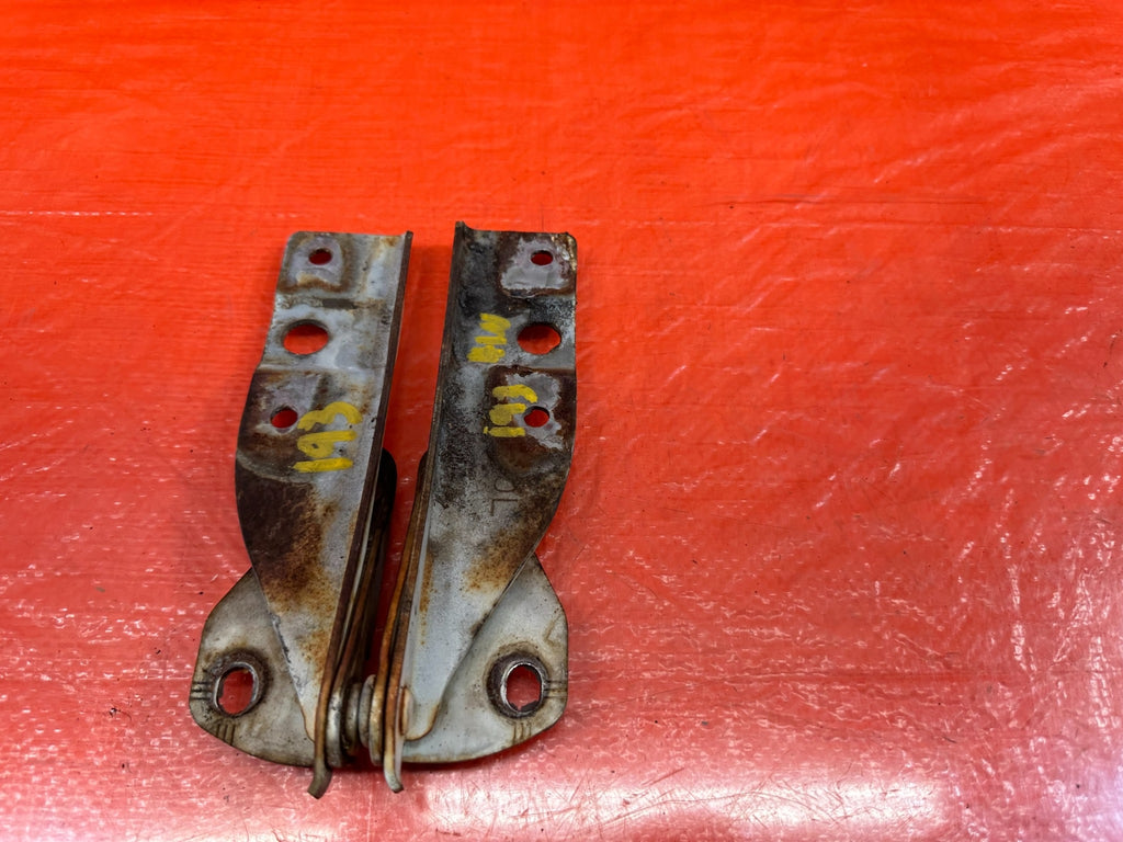95 98 HONDA ODYSSEY   LEFT & RIGHT HOOD HINGES   OEM FACTORY #1939