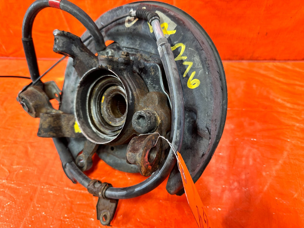 92 00 LEXUS SC300   PASSENGER RIGHT REAR   SPINDLE KNUCKLE HUB   OEM #2769