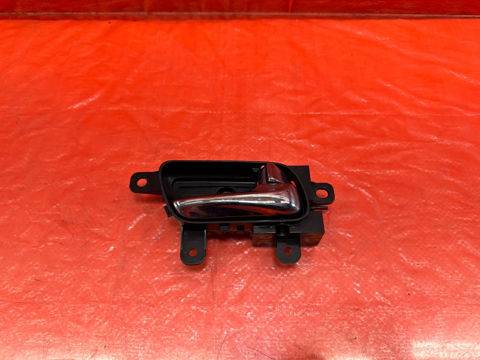 08 15 INFINITI G37 Q60 COUPE   PASSENGER RIGHT INTERIOR DOOR HANDLE   OEM #1900