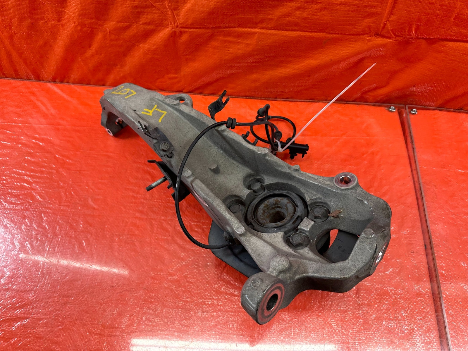 08 12 INFINITI G37   DRIVER LEFT FRONT   RWD   SPINDLE KNUCKLE HUB   OEM #20710