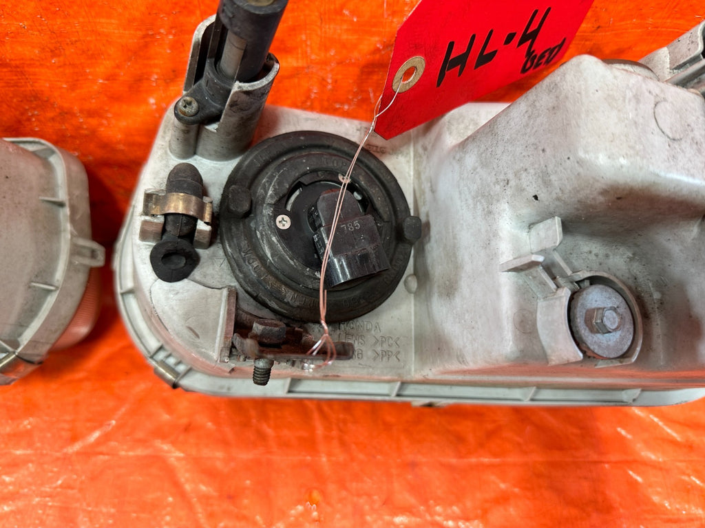 94 97 ACURA INTEGRA HEADLIGHTS HEADLAMPS   LEFT AND RIGHT HEADLIGHT SET OEM 30913