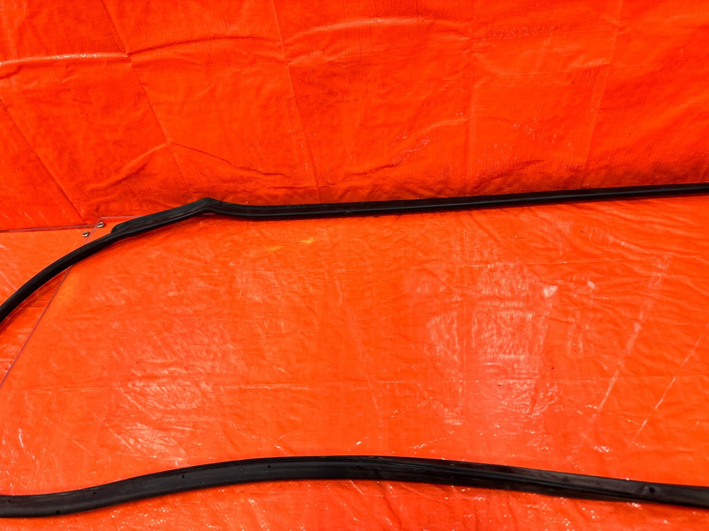 12 15 HONDA CIVIC SI 2D COUPE   PASSENGER RIGHT   DOOR WEATHER STRIP OEM #2657