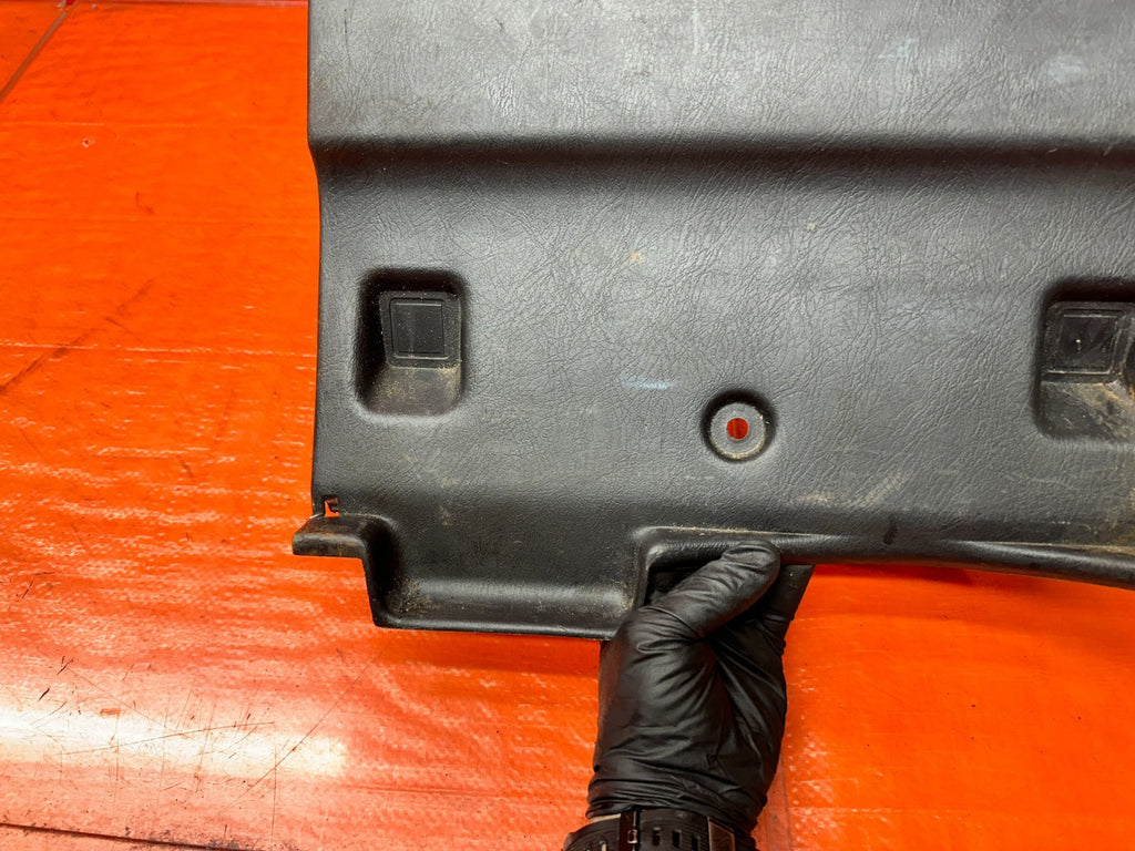 97 01 HONDA PRELUDE 2.2L REAR TRUNK LATCH STRIKER COVER TRIM PLASTIC OEM #3364