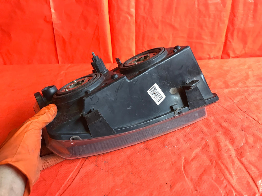 OEM 2006 06 CHEVROLET AVALANCHE DRIVER LEFT HEADLIGHT HEADLAMP L LH 165309378