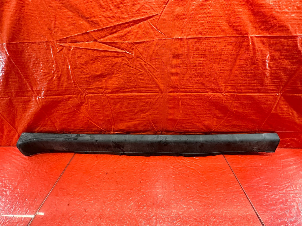 95 98 HONDA ODYSSEY   SIDE SKIRT ROCKER MOLDING TRIM   RIGHT SIDE   OEM #1930