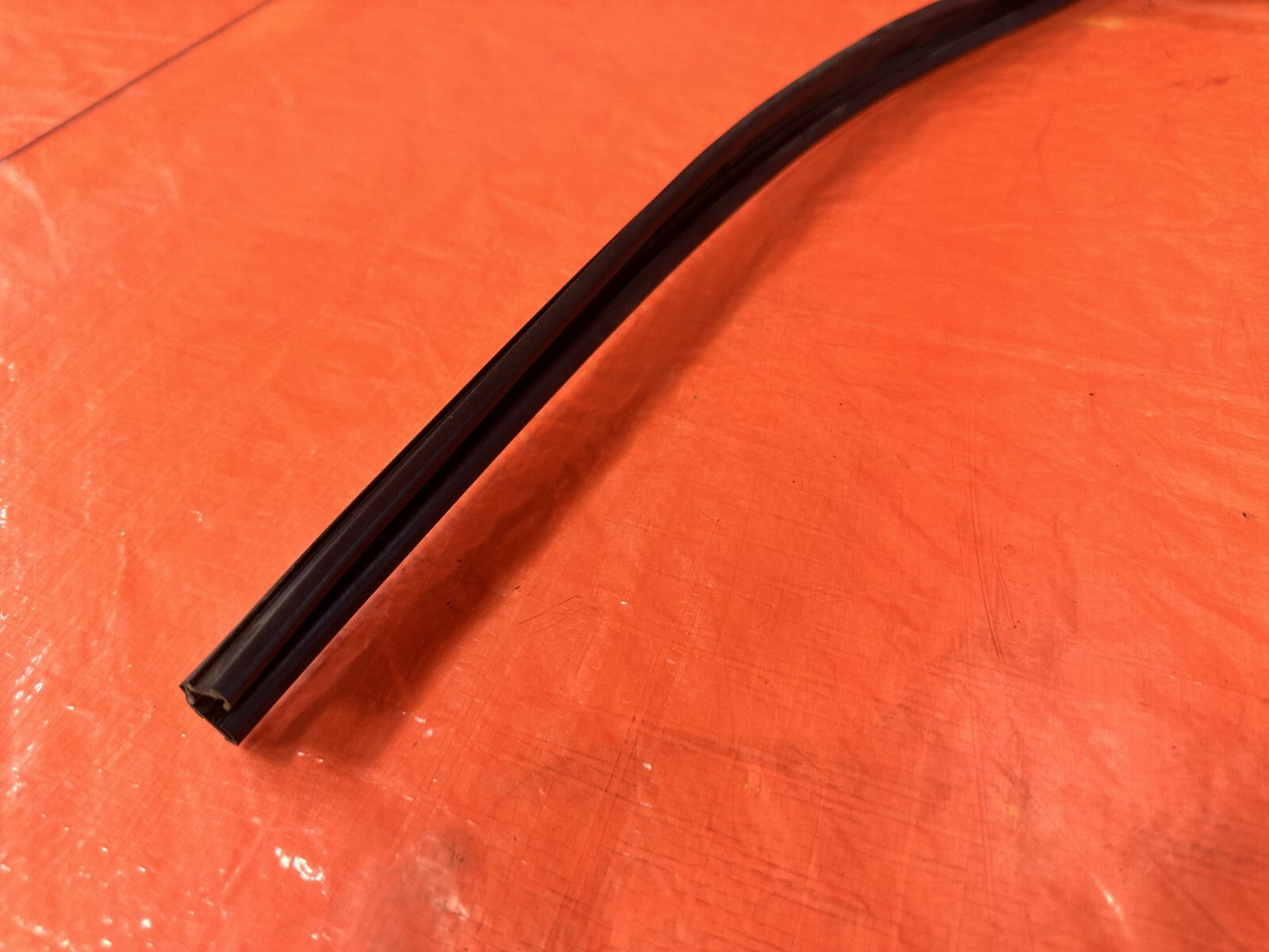 09 10 ACURA TSX   PASSENGER RIGHT REAR WINDOW GLASS RUN CHANNEL   OEM OE #2797