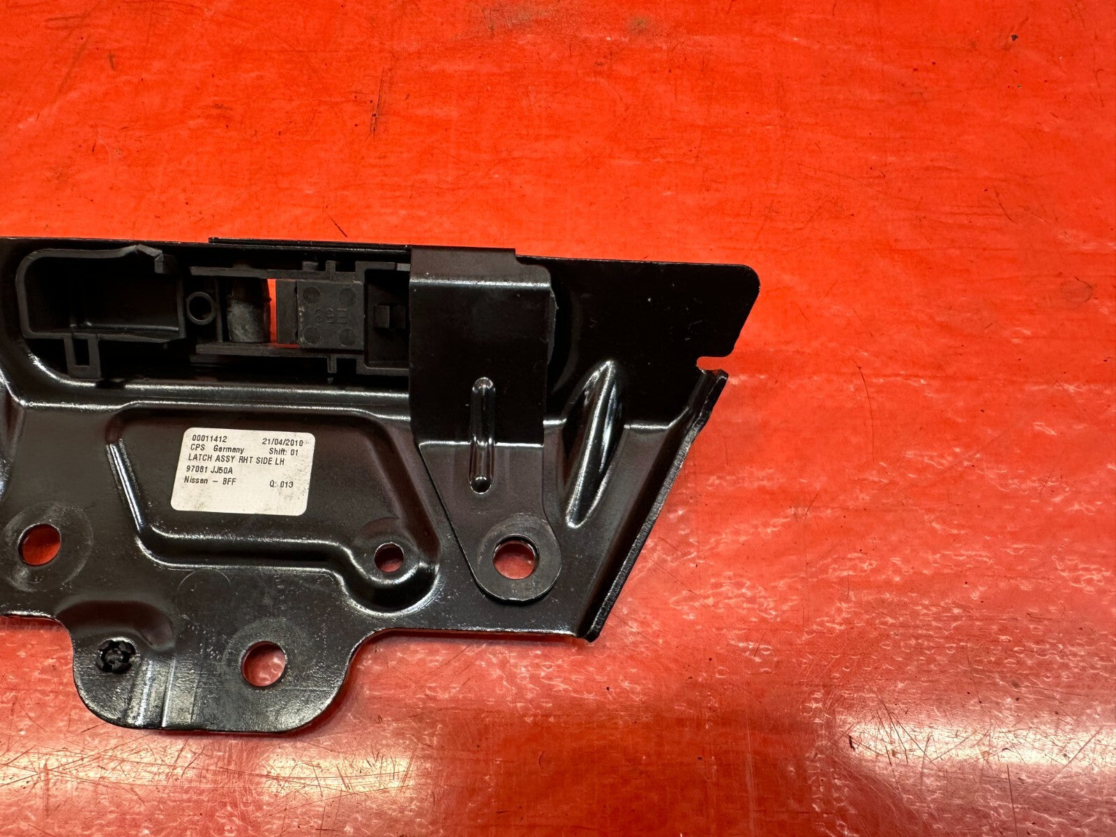 09 15 INFINITI G37 CONVERTIBLE TOP LATCH   LEFT SIDE   97081 JJ50A OEM #2322