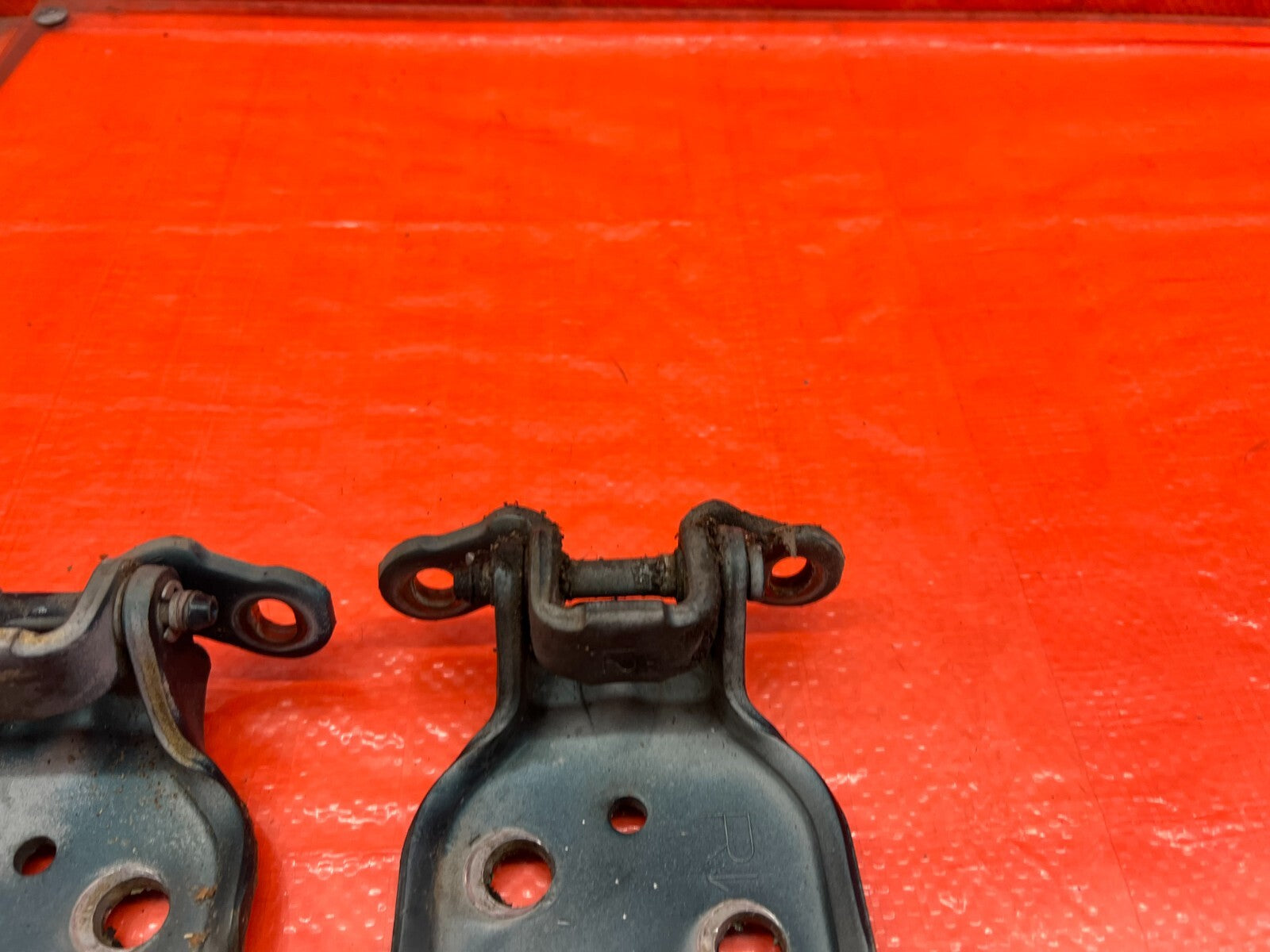 90 01 ACURA INTEGRA SEDAN / RIGHT FRONT DOOR HINGE SET / UPPER LOWER / OEM #1615