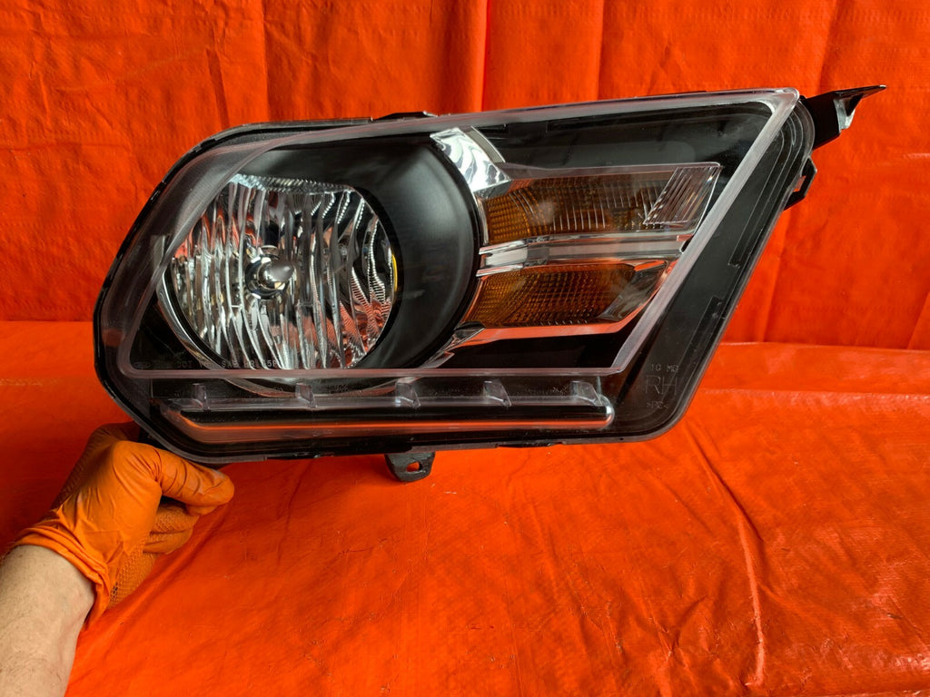 OEM 2010 2011 2012 FORD MUSTANG   PASSENGER RIGHT HEADLIGHT HEADLAMP HALOGEN0