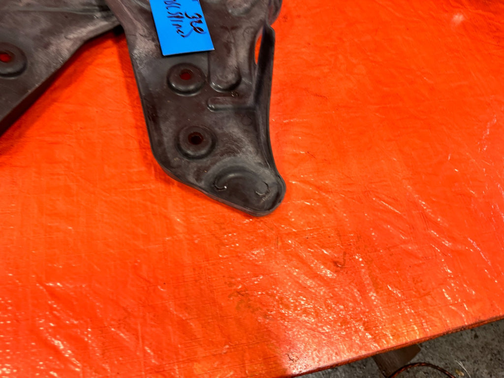 08 15 INFINITI G37 & Q60 COUPE LEFT AND RIGHT REAR SUBFRAME BRACKET DUST SHIELDS4