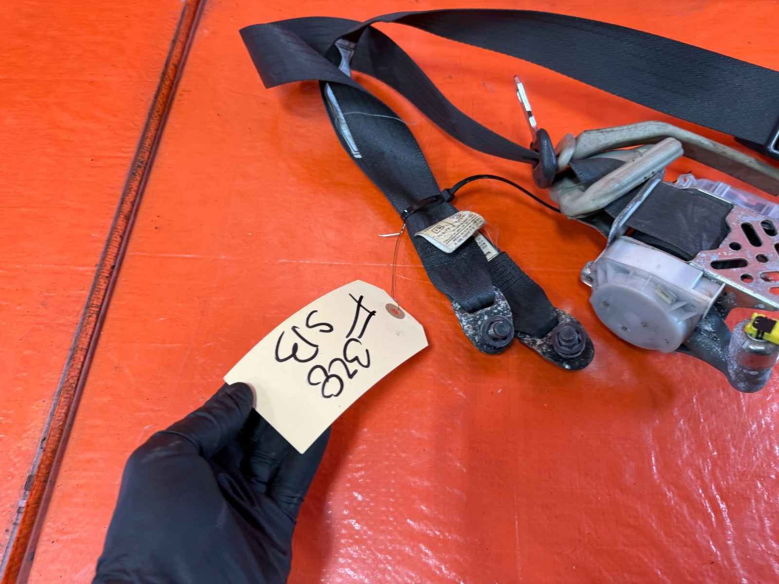 08 13 INFINITI G37 COUPE 2D   LEFT & RIGHT FRONT SEAT BELTS   OEM FACTORY #32810