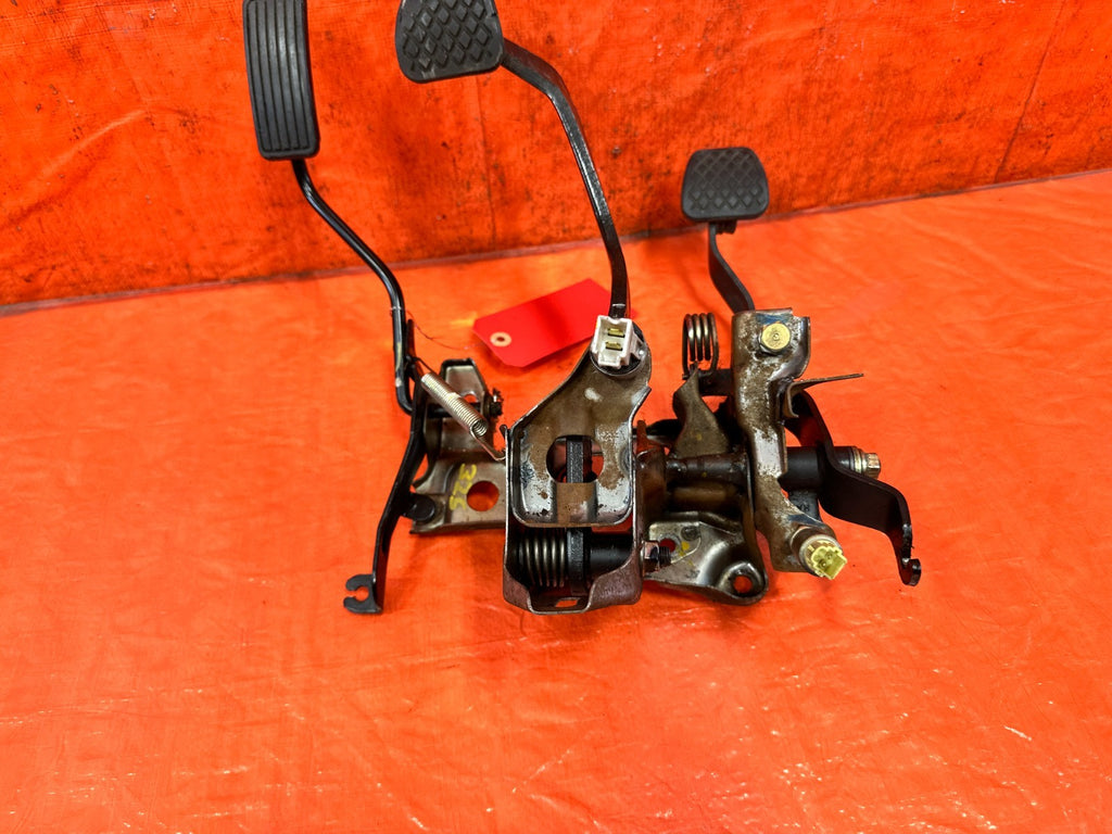 88 91 HONDA CRX   5 SPEED MANUAL PEDALS GAS BRAKE CLUTCH   OEM FACTORY #3253