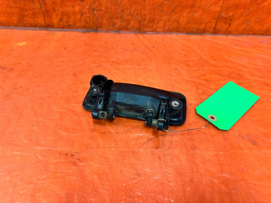 90 91 HONDA CIVIC HATCHBACK   PASSENGER RIGHT EXTERIOR DOOR HANDLE   OEM 3174