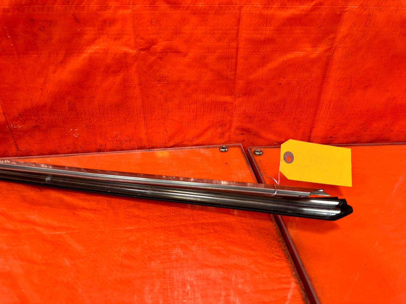 FRS BRZ & 86   DRIVER LEFT UPPER GLASS TRIM DRIP  RETAINER   OEM #2936