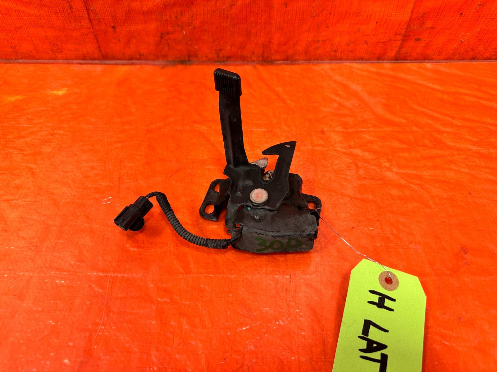 06 11 HONDA CIVIC SI COUPE & SEDAN HOOD BONNETT LATCH LOCKING MECHANISM OEM #3001