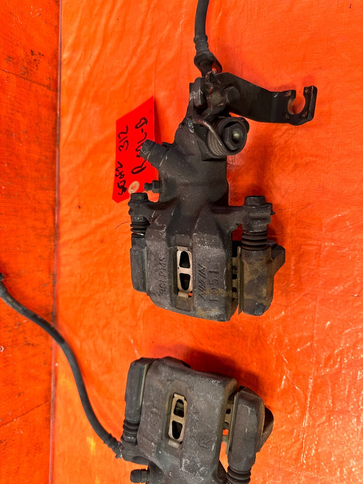 04 08 ACURA TSX   LEFT AND RIGHT REAR BRAKE CALIPERS   OEM FACTORY #3122