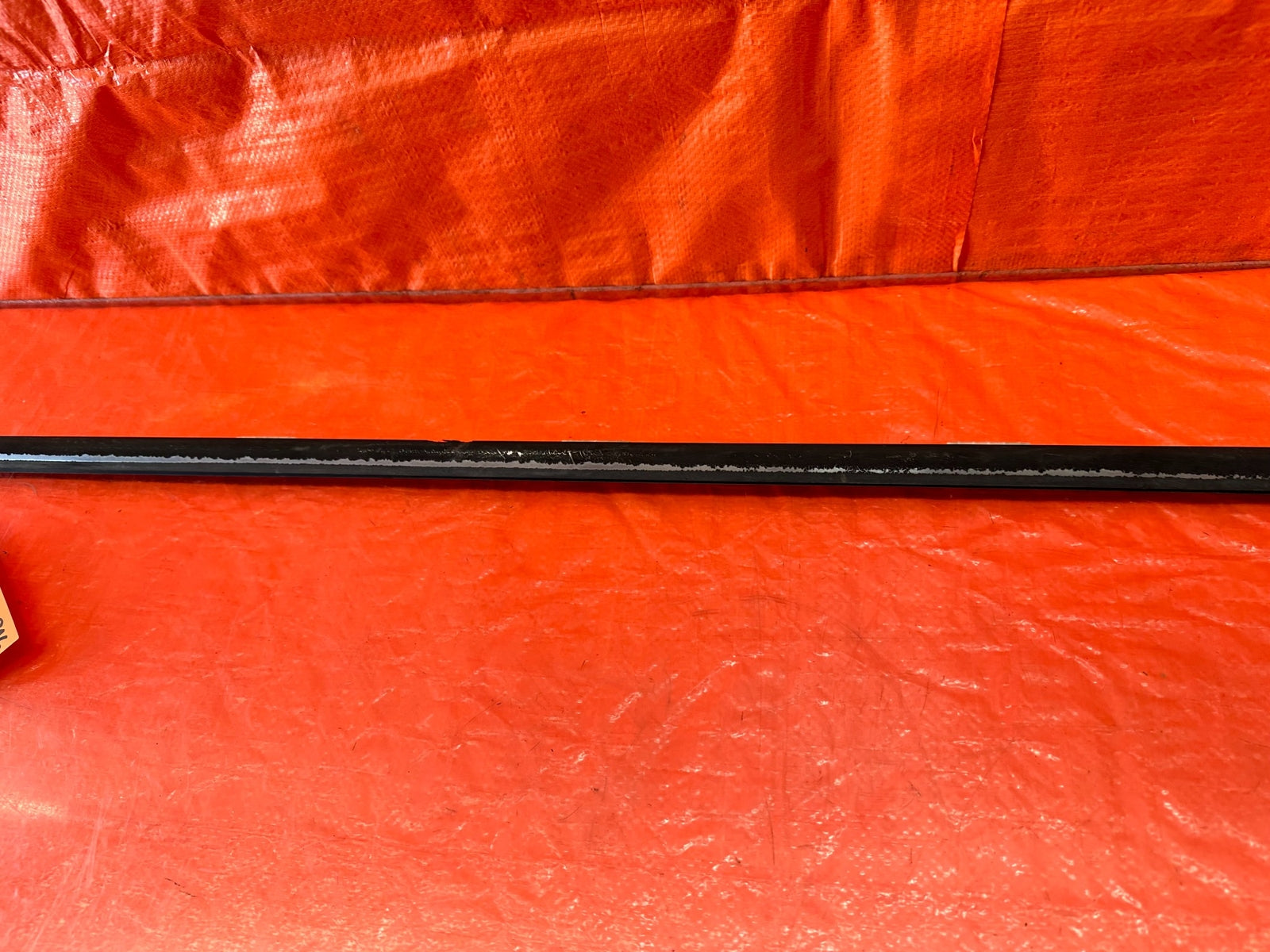 02 05 HONDA CIVIC SI EP3 HATCH   RIGHT FRONT EXTERIOR WINDOW GLASS TRIM OEM #2166