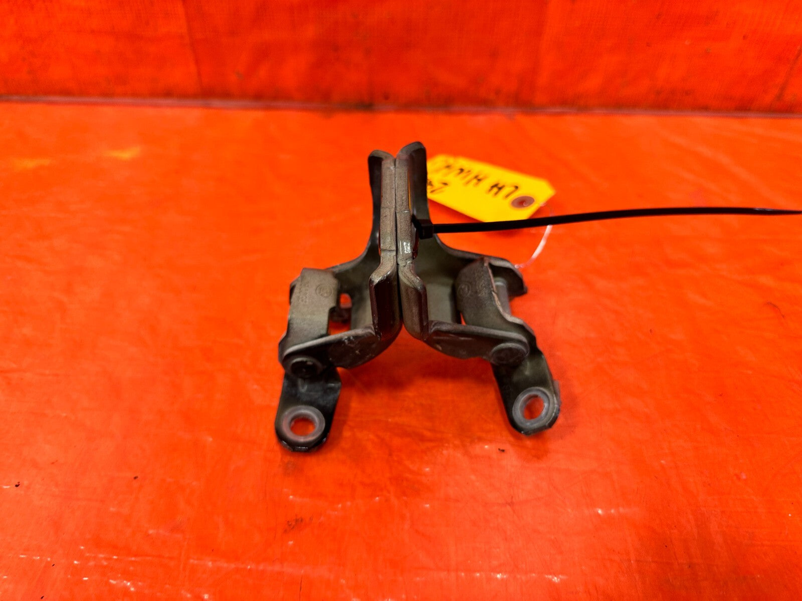 FRS BRZ & 86   DOOR HINGE SET   UPPER & LOWER   LEFT SIDE   OEM #2931