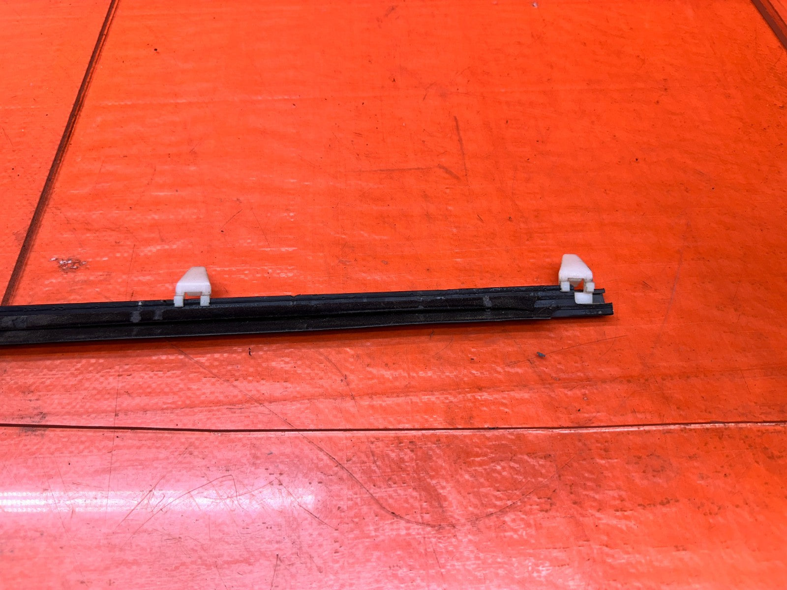 97 01 HONDA PRELUDE 2.2L PASSENGER RIGHT DOOR WINDOW GLASS TRIM MOLDING OEM #3358