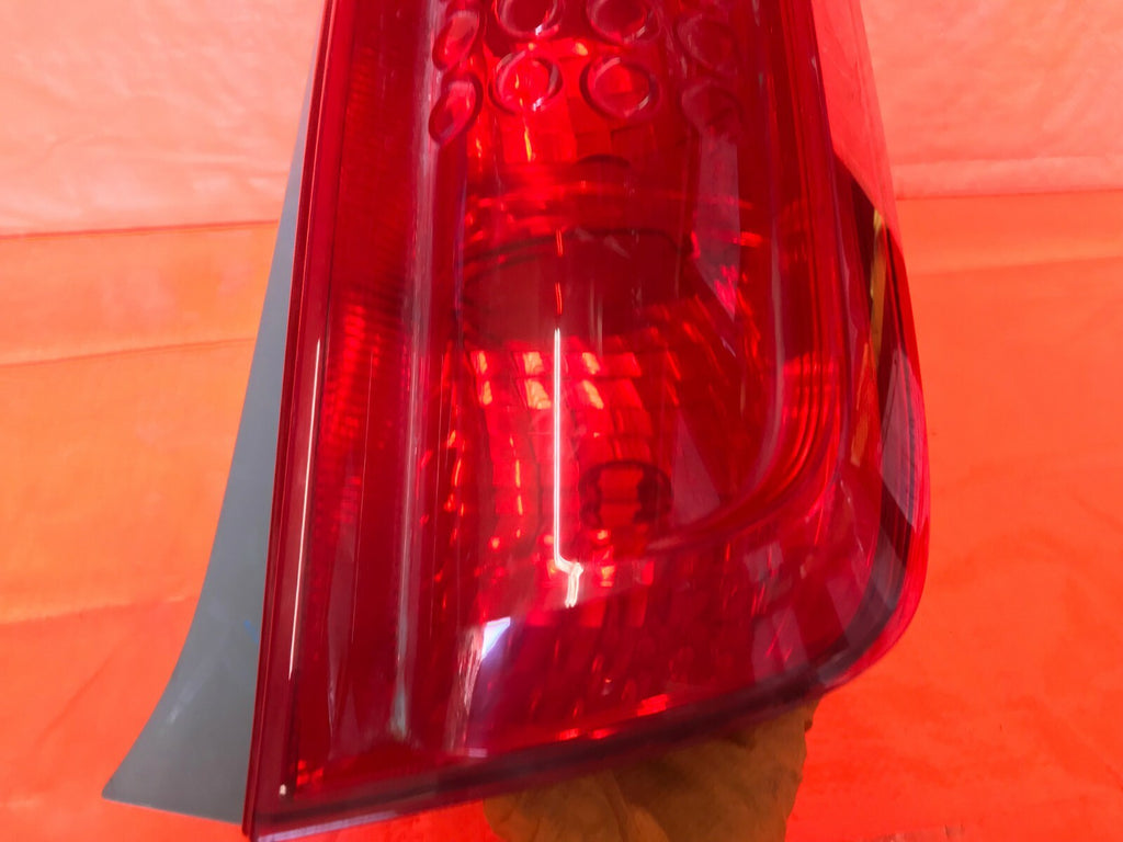 OEM 2008 2009 2010 SCION XB PASSENGER RIGHT TAIL LIGHT LAMP 08 09 10   1