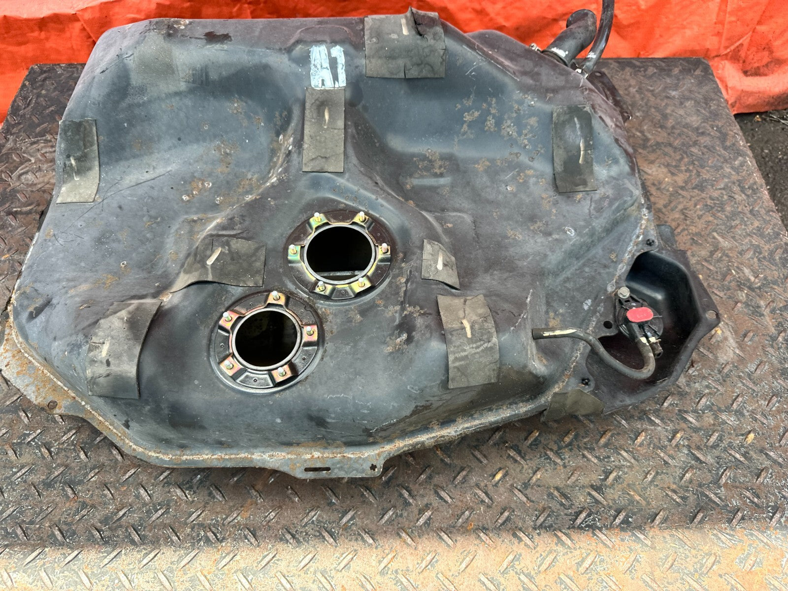 96 98 HONDA CIVIC   HATCHBACK ONLY   GASOLINE GAS FUEL TANK ASSEMBLY   OEM #2876